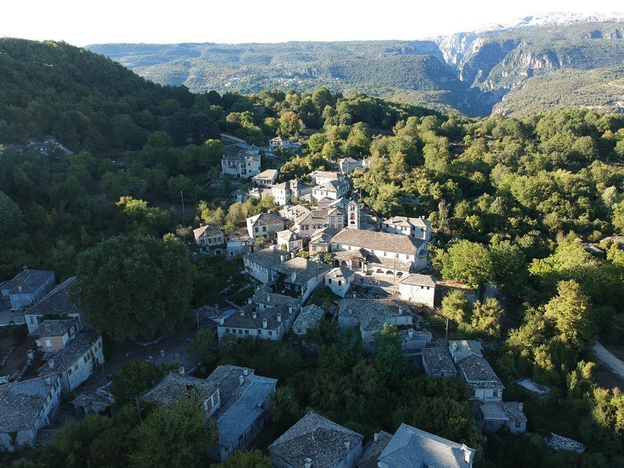 Dilofo village